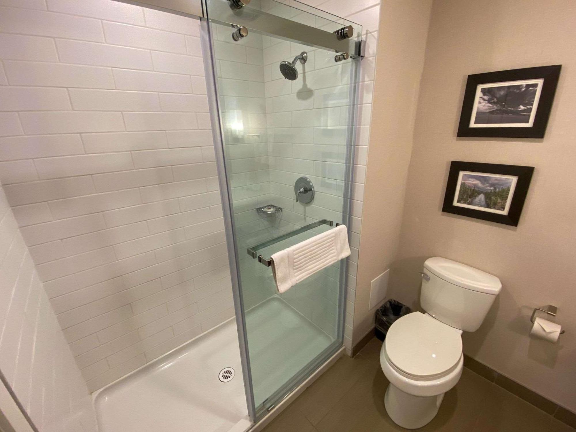 Comfort Inn & Suites Valemount Bagian luar foto