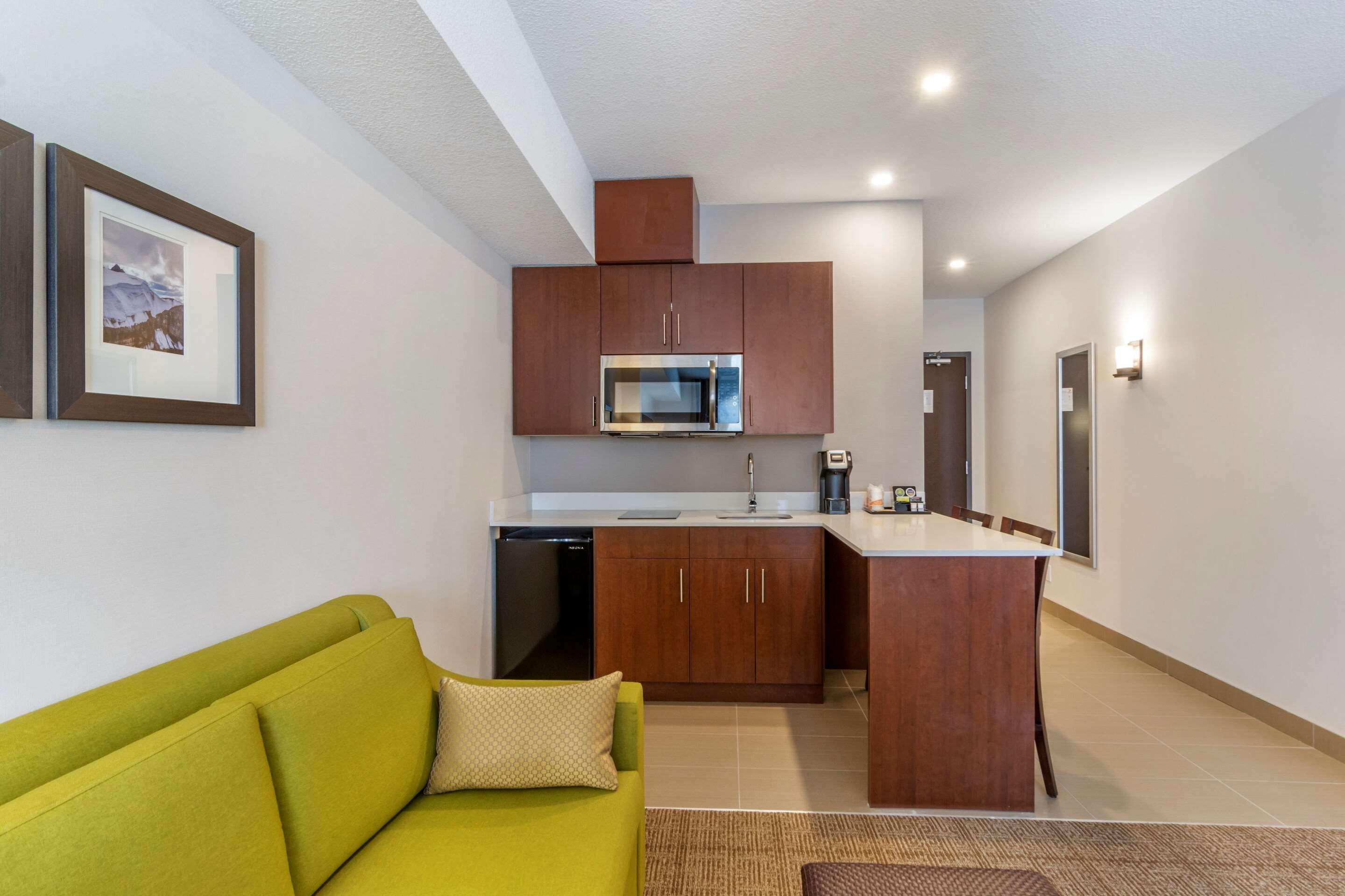Comfort Inn & Suites Valemount Bagian luar foto