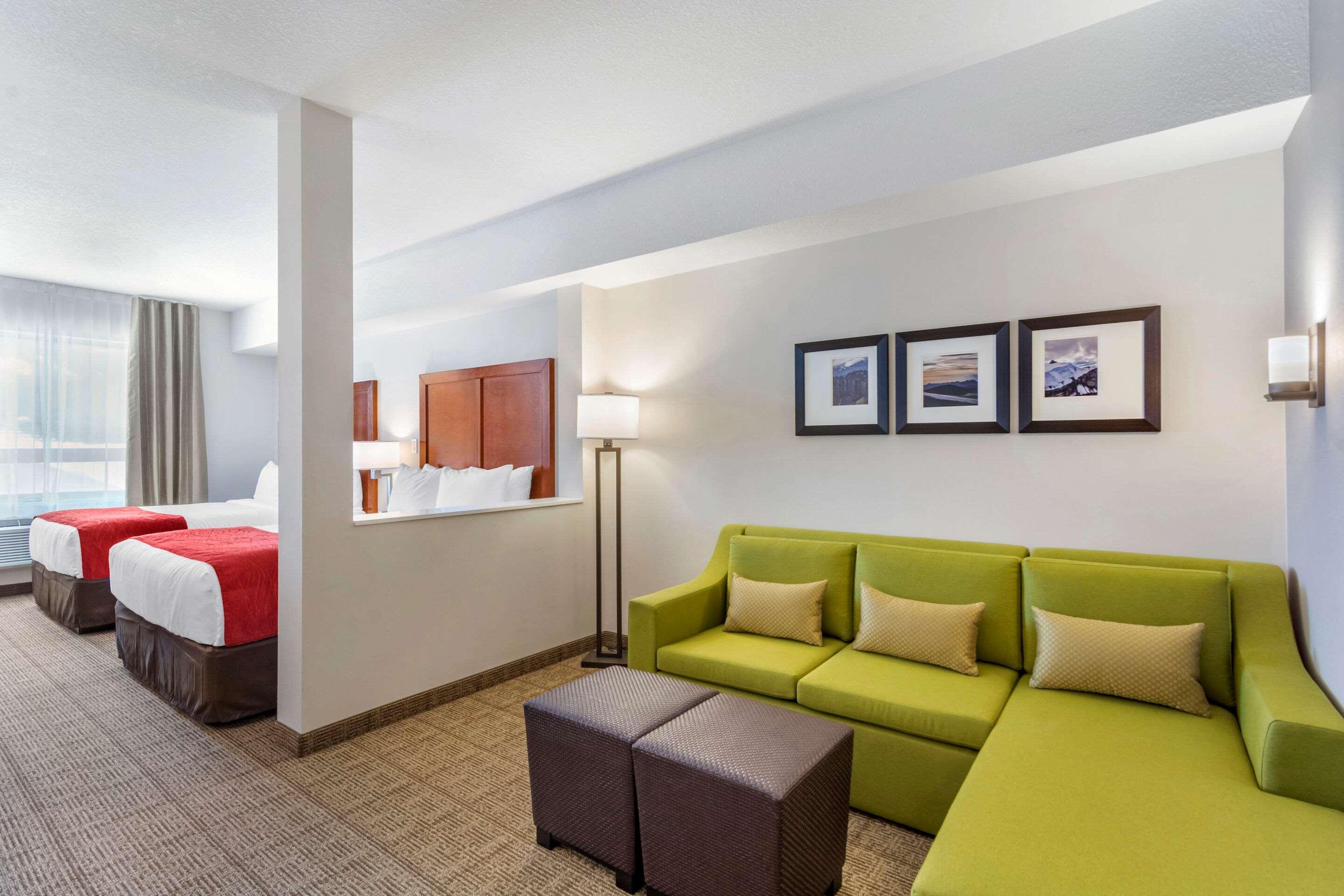 Comfort Inn & Suites Valemount Bagian luar foto