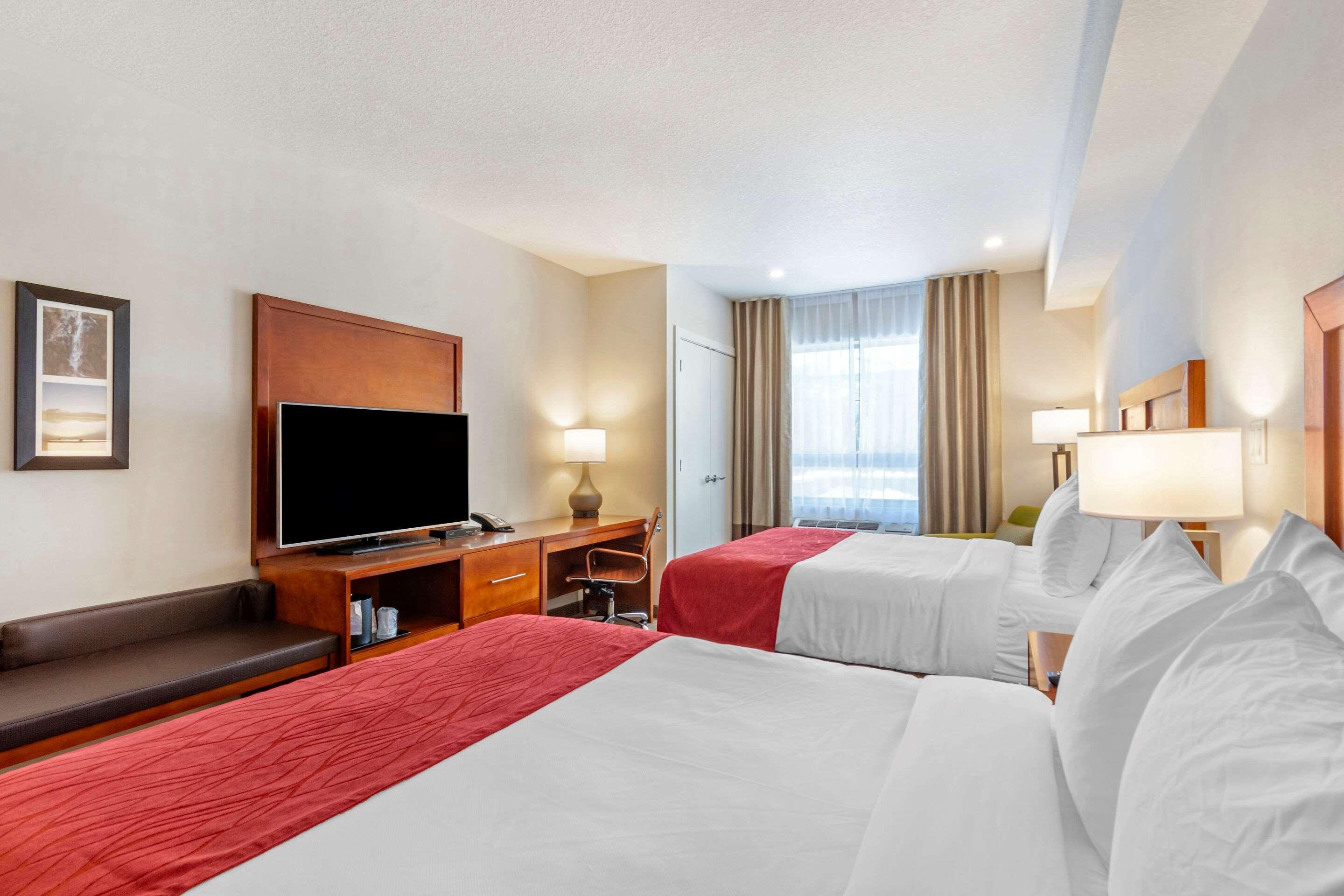 Comfort Inn & Suites Valemount Bagian luar foto