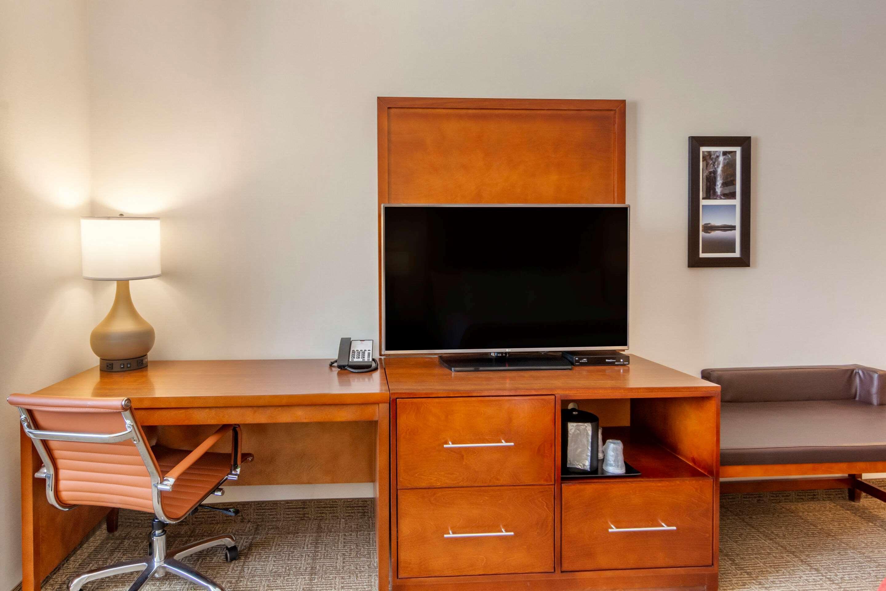 Comfort Inn & Suites Valemount Bagian luar foto